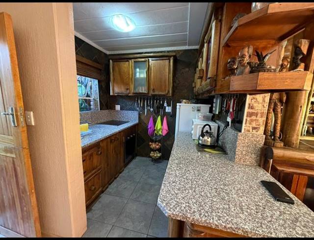 2 BEDROOM TOWNHOUSE FOR SALE IN DORANDIA